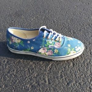 VANS FLORAL SKATEBOARDING SHOE WOMEN SIZE 6.5